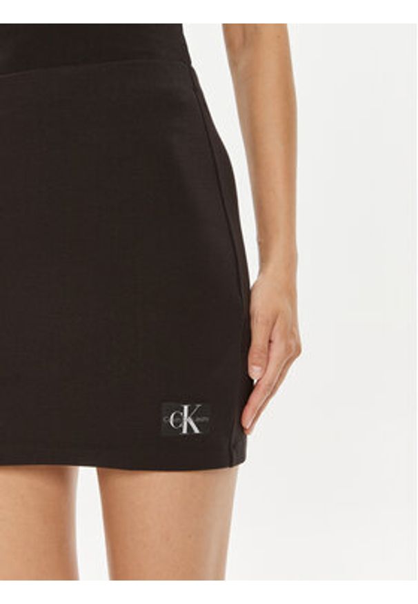 Calvin Klein Jeans Spódnica mini Milano J20J223608 Czarny Slim Fit. Kolor: czarny. Materiał: syntetyk
