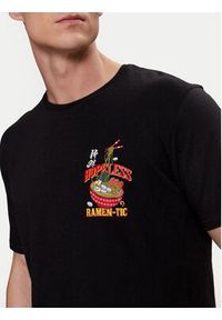 Brave Soul T-Shirt MTS-149TAKEAWAY Czarny Straight Fit. Kolor: czarny. Materiał: bawełna