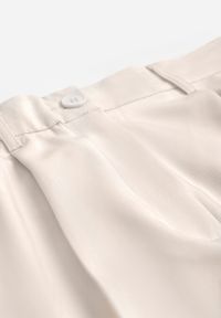 Born2be - Jasnobeżowe Garniturowe Szorty z Wiskozą i Wysokim Stanem Zapinane na Suwak Lirvia. Stan: podwyższony. Kolor: beżowy. Materiał: wiskoza. Sezon: lato. Styl: elegancki #4