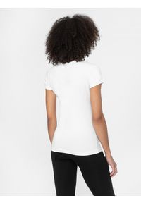 4f - T-shirt regular z nadrukiem damski. Kolor: biały. Materiał: dzianina, bawełna. Wzór: nadruk