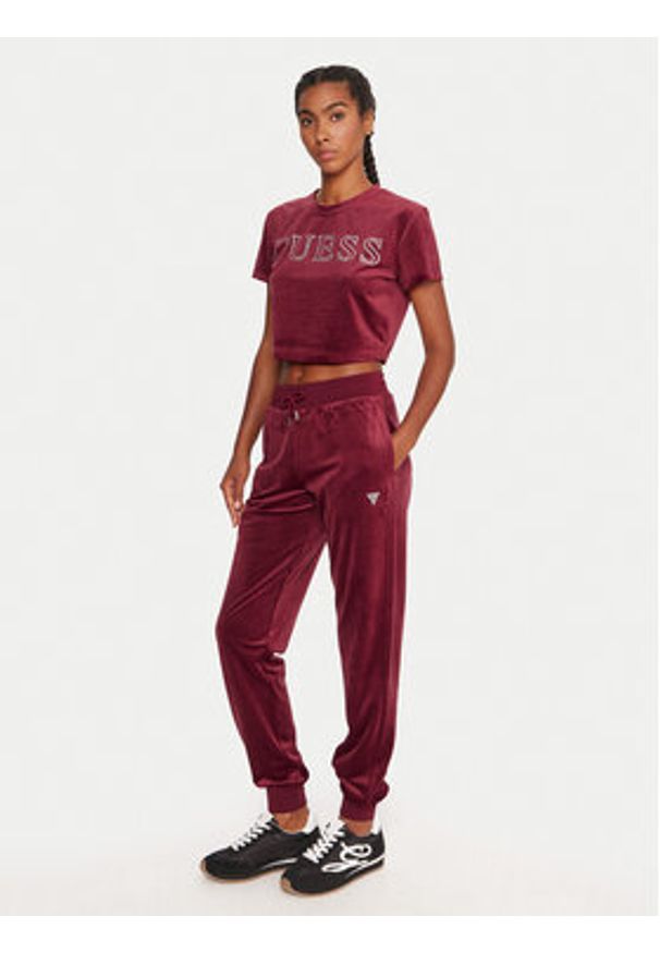 Guess Spodnie dresowe V3BB27 K0232 Bordowy Regular Fit. Kolor: czerwony. Materiał: syntetyk