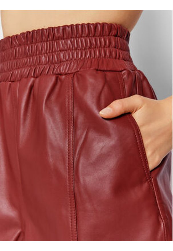 GESTUZ - Gestuz Szorty skórzane Liljagz 10905351 Bordowy Relaxed Fit. Kolor: czerwony. Materiał: skóra