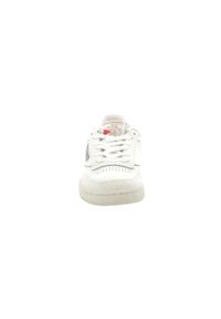 Buty do chodzenia damskie Reebok Club C 85. Zapięcie: sznurówki. Kolor: biały. Materiał: materiał, skóra. Szerokość cholewki: normalna. Model: Reebok Club. Sport: turystyka piesza