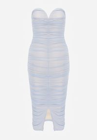 Renee - Jasnoniebieska Marszczona Sukienka Midi z Siatki z Marszczeniem Pandone. Kolor: niebieski. Materiał: materiał. Długość rękawa: na ramiączkach. Typ sukienki: z odkrytymi ramionami. Styl: elegancki. Długość: midi #7