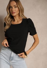 Renee - Czarny T-shirt z Prążkowanej Tkaniny z Zakładkami przy Rękawach Kolaniella. Kolor: czarny. Materiał: tkanina, prążkowany. Styl: elegancki