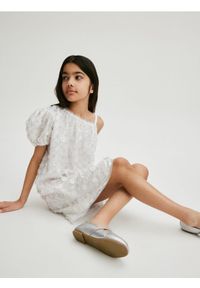 Reserved - Sukienka z cekinową aplikacją - złamana biel. Materiał: tkanina, tiul. Wzór: aplikacja #1