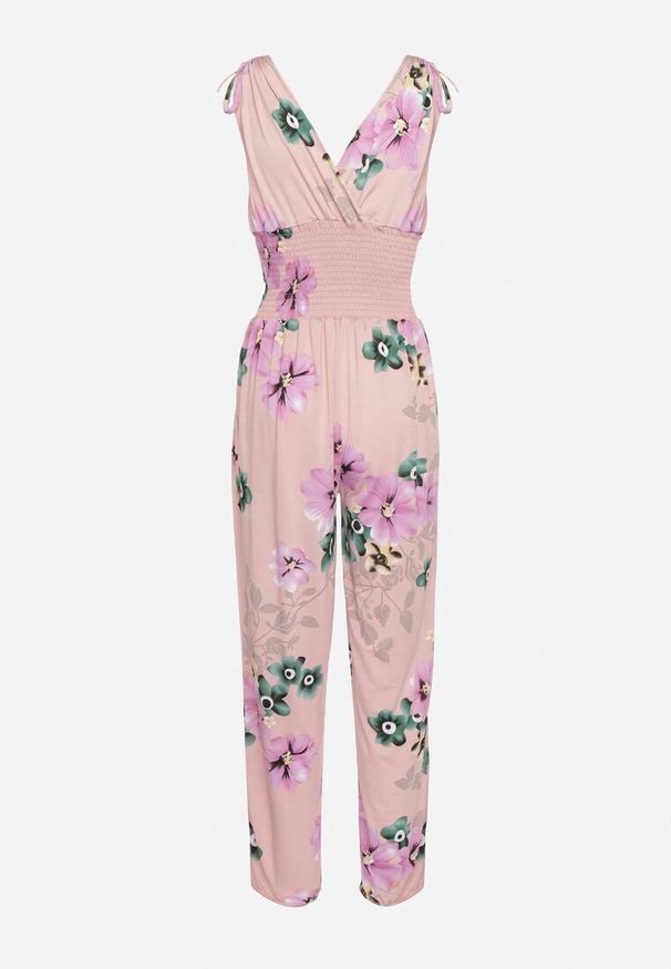 Born2be - Jasnoróżowy Kombinezon w Kwiaty z Trójkątnym Dekoltem i Troczkami na Ramionach Benan. Okazja: na co dzień. Kolor: różowy. Wzór: kwiaty. Styl: casual, elegancki
