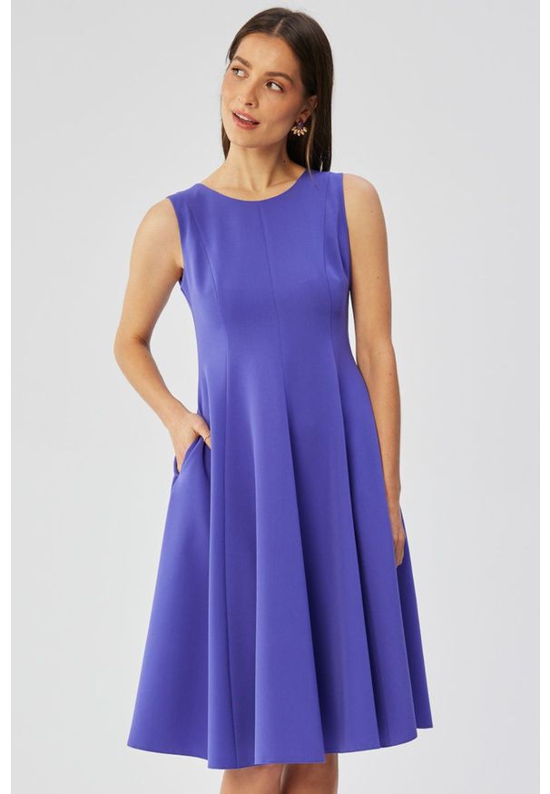 Stylove - Elegancka rozkloszowana sukienka koktajlowa fioletowa. Kolor: fioletowy. Styl: wizytowy, elegancki