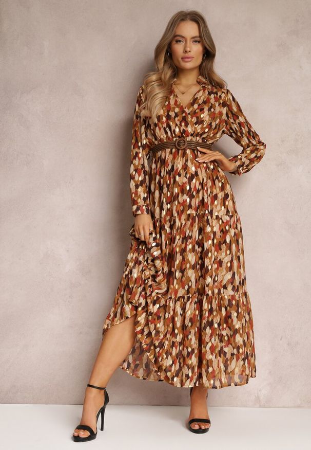 Renee - Brązowa Sukienka Bancroft z Błyszczącym Nadrukiem. Okazja: na co dzień. Kolor: brązowy. Wzór: nadruk. Sezon: wiosna. Styl: casual