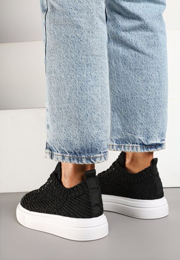 Born2be - Czarne Sneakersy w Stylu Tenisówek z Siateczkową Cholewką Sunelise. Okazja: na co dzień. Kolor: czarny. Materiał: jeans. Szerokość cholewki: normalna