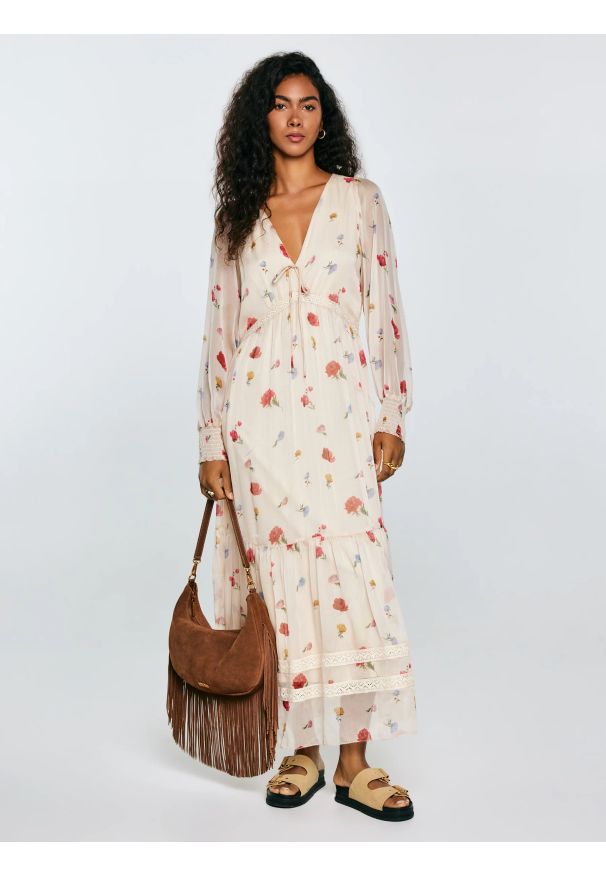 Big-Star - Sukienka damska maxi z motywem kwiatowym kremowa Ester 103. Kolor: biały. Materiał: wiskoza, koronka. Długość rękawa: długi rękaw. Wzór: kwiaty. Długość: maxi