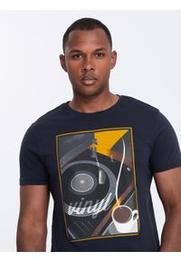 Ombre Clothing - T-shirt męski bawełniany z nadrukiem winyl - granatowy V2 - Rozmiar: M. Kolor: niebieski. Materiał: bawełna. Długość rękawa: krótki rękaw. Długość: krótkie. Wzór: nadruk. Styl: klasyczny #1
