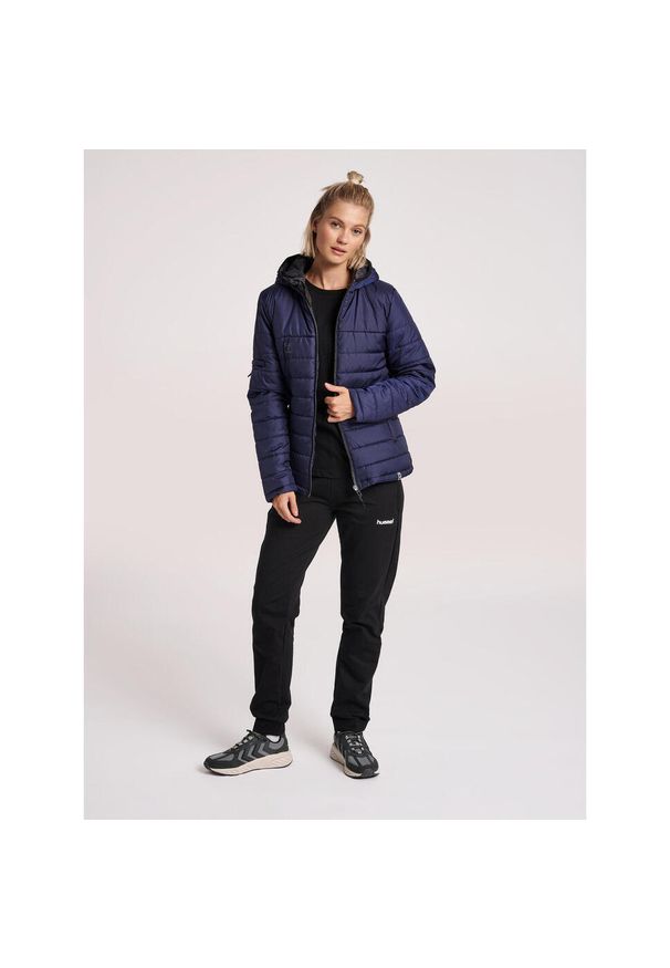 Kurtka damska Hummel Quilted North. Kolor: niebieski. Sport: outdoor, piłka nożna