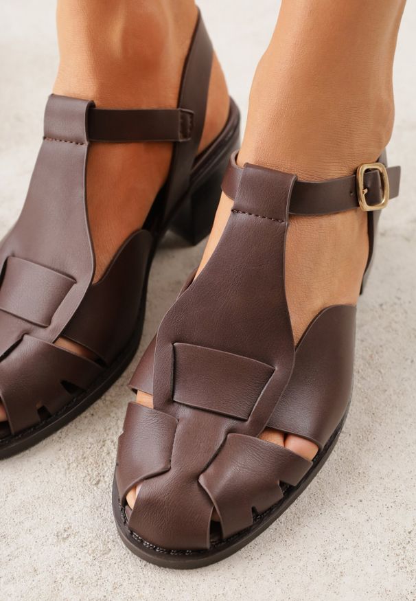 Born2be - Ciemnobrązowe Sandały na Obcasie z Ozdobnymi Paskami Aglaosa. Okazja: na co dzień. Zapięcie: pasek. Kolor: brązowy. Wzór: paski. Obcas: na obcasie. Styl: casual, elegancki. Wysokość obcasa: średni