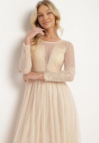 Born2be - Ciemnobeżowa Sukienka Maxi o Rozkloszowanym Fasonie z Ozdobną Koronką i Tiulem Steilla. Kolor: beżowy. Materiał: tiul, koronka. Wzór: koronka. Długość: maxi #5
