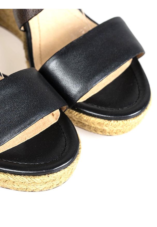 Geox Espadryle "Soleil B" | D72N7B OBVQD | Soleil B | Kobieta | Czarny. Nosek buta: okrągły. Zapięcie: klamry. Kolor: czarny. Materiał: skóra. Obcas: na platformie
