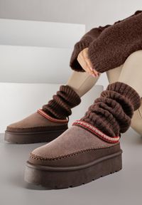 Born2be - Ciemnobrązowe Śniegowce Ocieplone na Platformie z Ozdobnym Wyszywaniem Reitenna. Okazja: na co dzień. Kolor: brązowy. Materiał: jeans. Obcas: na platformie. Styl: elegancki, casual, klasyczny #6