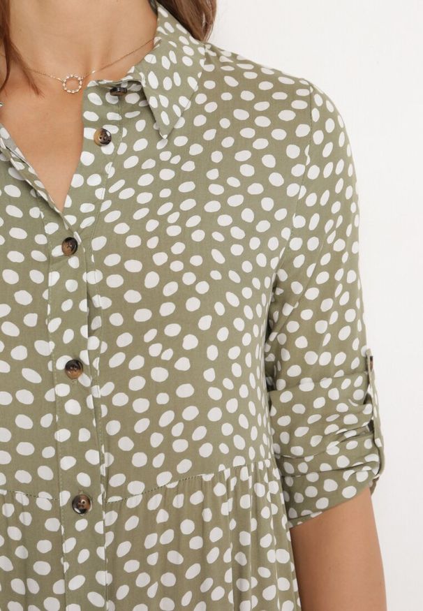 Born2be - Zielona Koszulowa Sukienka Bawełniana Maxi w Kropki o Rozkloszowanym Kroju Lirtia. Kolor: zielony. Materiał: bawełna. Wzór: kropki. Typ sukienki: koszulowe. Długość: maxi