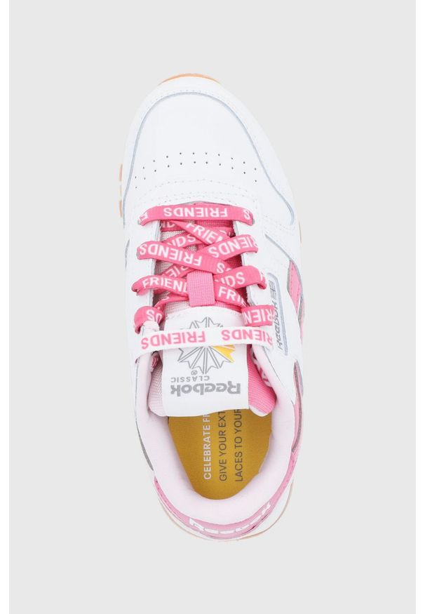 Reebok Classic Buty dziecięce kolor biały. Nosek buta: okrągły. Zapięcie: sznurówki. Kolor: biały. Szerokość cholewki: normalna. Model: Reebok Classic