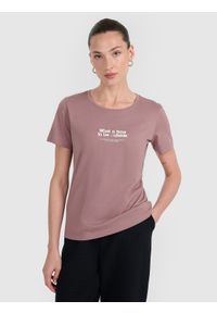 4f - 4F T-shirt regular z nadrukiem damski - brązowy S. Okazja: na co dzień. Kolor: brązowy. Materiał: tkanina, bawełna. Wzór: nadruk. Styl: casual #1