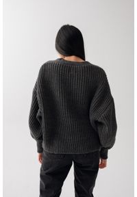 Marsala - Sweter z guzikami/kardigan w kolorze CIEMNOSZARYM - MONACO DARK GREY. Kolor: szary. Materiał: jeans, wełna, akryl. Wzór: melanż. Styl: elegancki