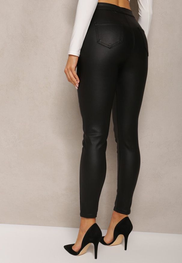 Renee - Czarne Spodnie Skinny z Ekoskóry Lirael. Okazja: na co dzień. Kolor: czarny. Materiał: wiskoza, materiał. Styl: casual, elegancki