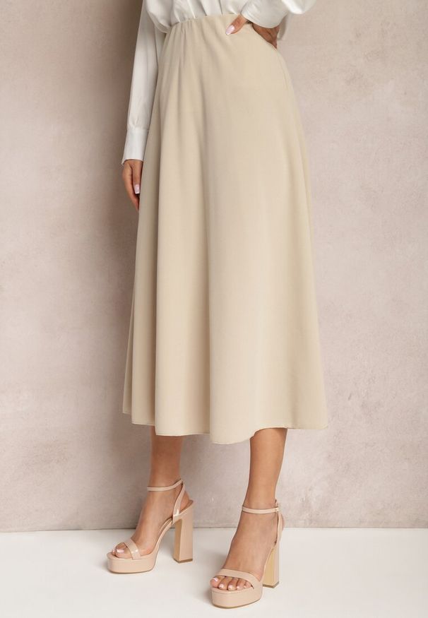 Renee - Jasnobeżowa Midi Spódnica Rozkloszowana o Klasycznym Fasonie Namettia. Okazja: na co dzień. Kolor: beżowy. Styl: klasyczny