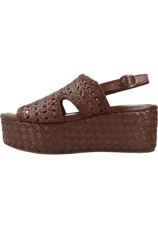 Sandały Carmela Model 161636c Kolor Brązowy. Kolor: brązowy. Materiał: skóra