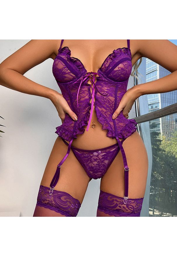 Intica - Komplet z koronkowym body na romantyczne wieczory Aileen. Kolor: fioletowy. Materiał: koronka. Wzór: koronka