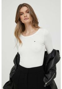 TOMMY HILFIGER - Tommy Hilfiger longsleeve damski kolor beżowy. Kolor: beżowy. Materiał: materiał, dzianina, prążkowany. Długość rękawa: długi rękaw. Długość: długie. Wzór: aplikacja #2
