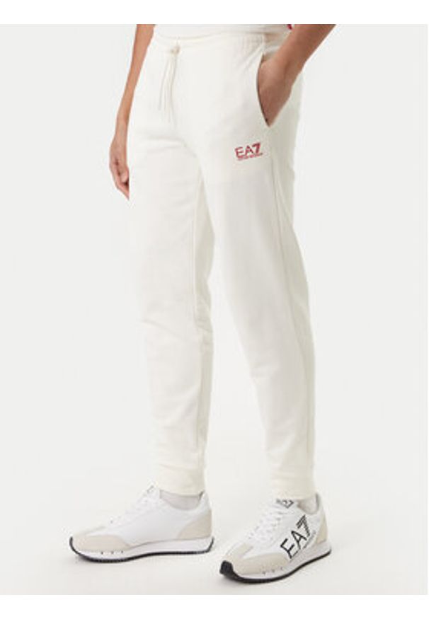 EA7 Emporio Armani Dres 7M001610 AF12451 U0004 Beżowy Regular Fit. Kolor: beżowy. Materiał: bawełna