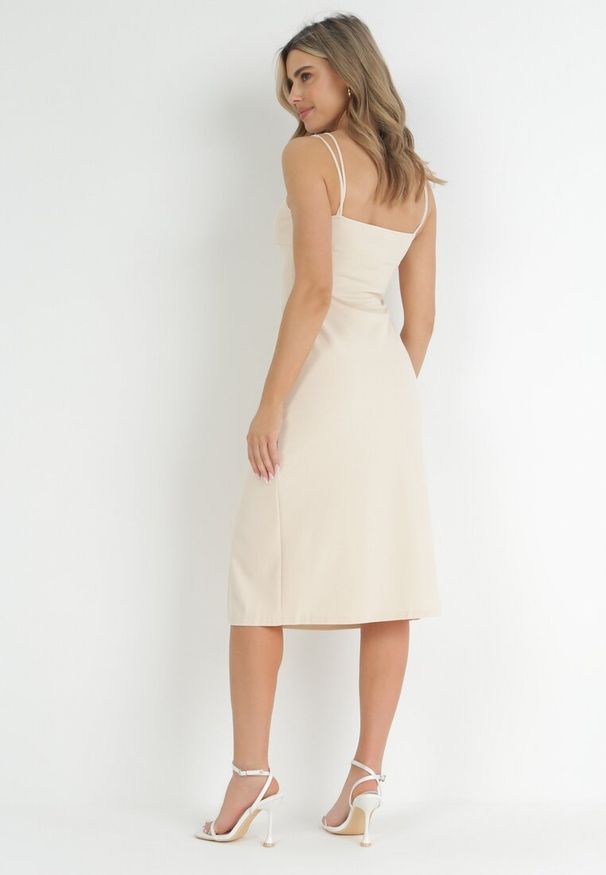 Born2be - Beżowa Sukienka na Ramiączkach z Rozcięciem Sophiya. Kolor: beżowy. Materiał: tkanina. Długość rękawa: na ramiączkach. Wzór: aplikacja, gładki. Długość: midi