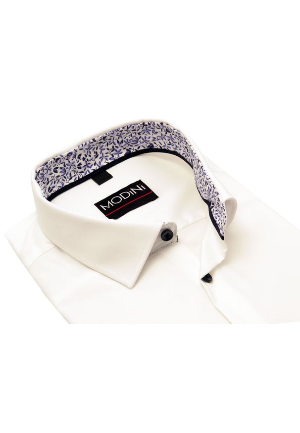 Biała elastyczna koszula męska Modini z kontrastem w kwiatki DD13. Okazja: na co dzień. Typ kołnierza: button down. Kolor: biały. Materiał: tkanina, bawełna, elastan. Długość: długie. Wzór: kwiaty. Styl: casual