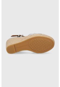TOMMY HILFIGER - Tommy Hilfiger sandały BASIC SEERSUCKER HIGH WEDGE damskie kolor niebieski na koturnie FW0FW07160. Zapięcie: klamry. Kolor: niebieski. Materiał: guma. Obcas: na koturnie #4