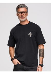 Ombre Clothing - Męska koszulka loose fit z aplikację krzyża ze srebrnych kamieni - czarna V1 - Rozmiar: L. Okazja: na co dzień. Kolor: czarny. Materiał: jeans, dzianina, bawełna, materiał, elastan, jersey. Długość rękawa: krótki rękaw. Długość: krótkie. Wzór: aplikacja. Styl: casual, klasyczny #1