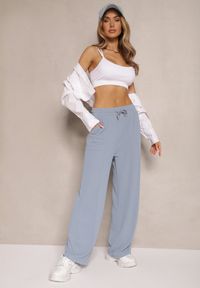Renee - Niebieskie Spodnie o Szerokim Kroju High Waist Ozdobione Sznurkiem Deyrisse. Okazja: do pracy, na spotkanie biznesowe. Stan: podwyższony. Kolor: niebieski. Materiał: guma. Wzór: aplikacja. Styl: elegancki, biznesowy