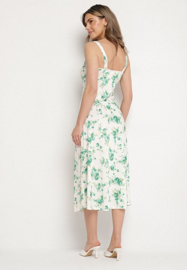 Born2be - Biało-Zielona Taliowana Sukienka w Kwiaty Ozdobiona Wiązaniem Firavire. Okazja: na co dzień. Kolor: zielony. Wzór: aplikacja, kwiaty. Sezon: wiosna, lato. Typ sukienki: sportowe. Styl: sportowy, casual