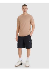 4f - 4F T-shirt regular gładki męski - beżowy XXL. Okazja: na co dzień. Kolor: beżowy. Materiał: dzianina, bawełna, jersey. Długość rękawa: krótki rękaw. Długość: krótkie. Wzór: gładki. Styl: klasyczny, sportowy, casual