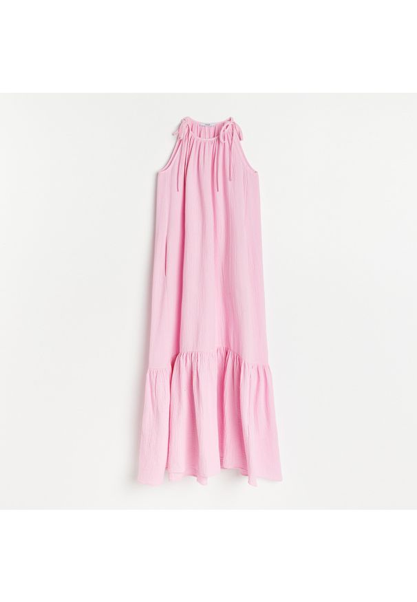 Reserved - Sukienka maxi z fakturowanej tkaniny - Różowy. Kolor: różowy. Materiał: tkanina. Długość: maxi