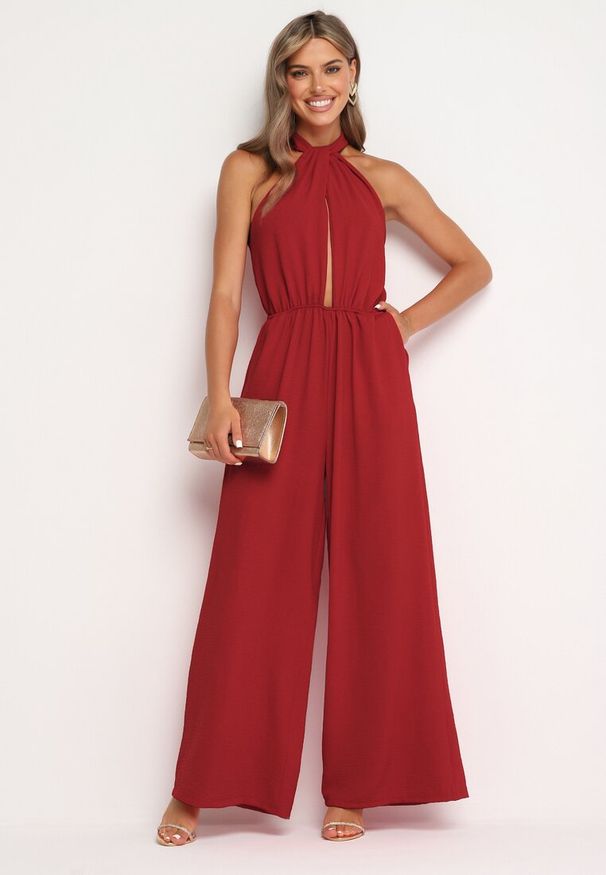 Born2be - Bordowy Kombinezon o Taliowanym Kroju Bez Rękawów Rivassina. Kolor: czerwony. Długość rękawa: bez rękawów. Długość: długie