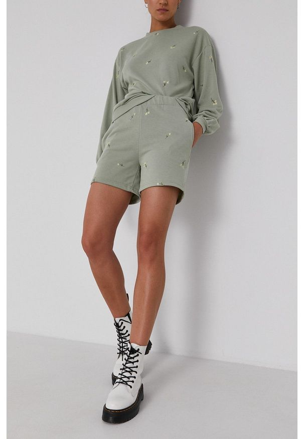 Vero Moda - Szorty. Okazja: na co dzień. Kolor: zielony. Materiał: dzianina. Wzór: haft. Styl: casual