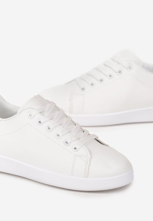 Renee - Biało-Czarne Sneakersy na Płaskiej Podeszwie z Ozdobną Wstawką i Sznurowaniem Neotine. Kolor: biały. Obcas: na płaskiej podeszwie