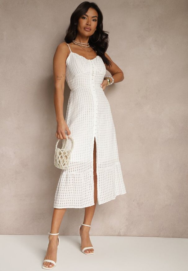 Renee - Biała Rozkloszowana Sukienka z Wiskozą na Cienkich Ramiączkach z Guzikami Efrisela. Okazja: na spacer. Kolor: biały. Materiał: wiskoza. Długość rękawa: na ramiączkach. Styl: elegancki