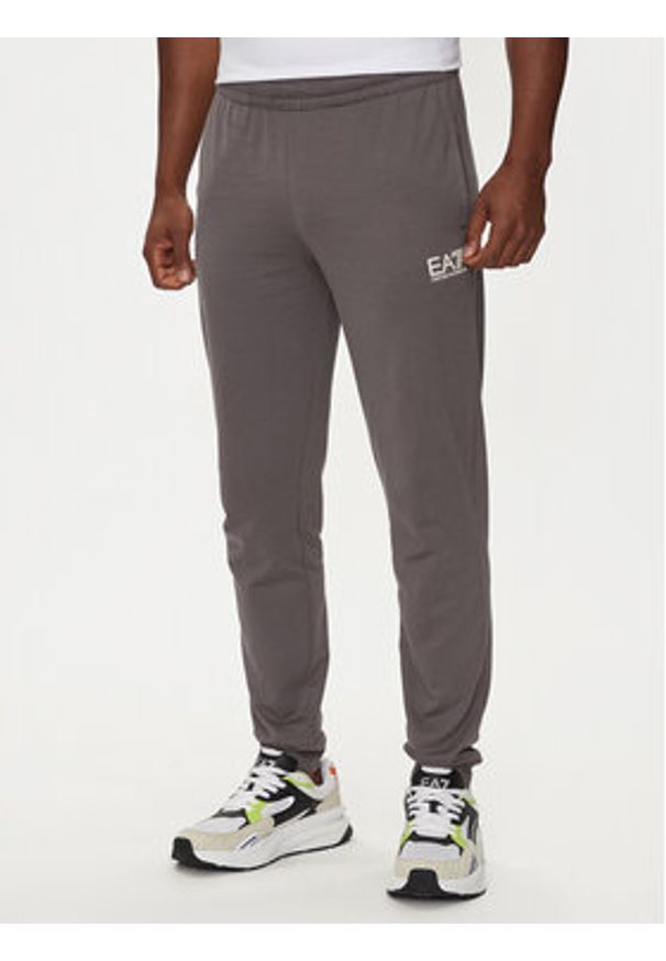 EA7 Emporio Armani Dres 6DPV57 PJVRZ 1992 Szary Regular Fit. Kolor: szary. Materiał: bawełna