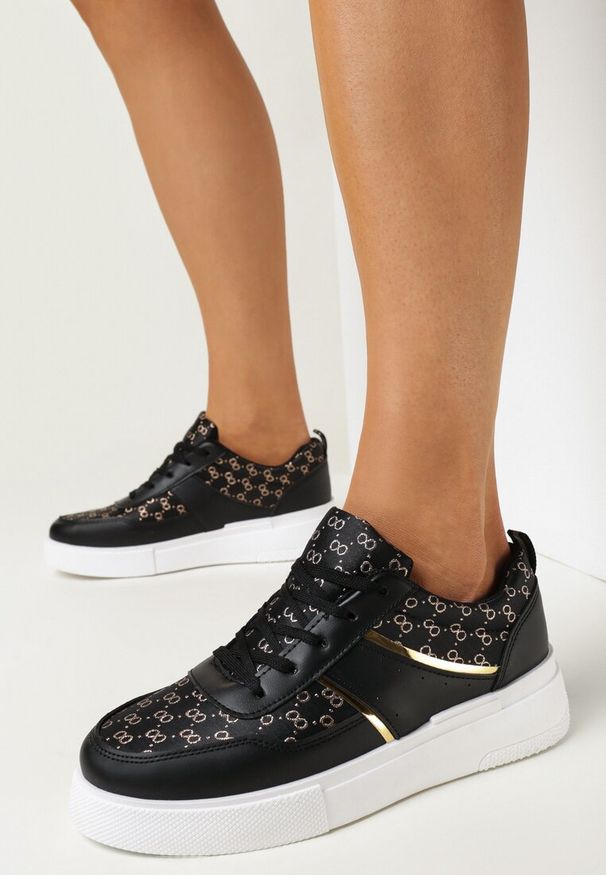 Born2be - Czarne Sznurowane Sneakersy przed Kostkę z Błyszczącą Nitką Milia. Okazja: na co dzień. Wysokość cholewki: przed kostkę. Kolor: czarny