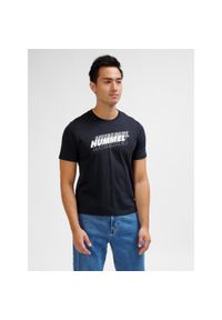 Koszulka z potrójnym logo Hummel Graphic. Kolor: czarny. Sport: koszykówka #1