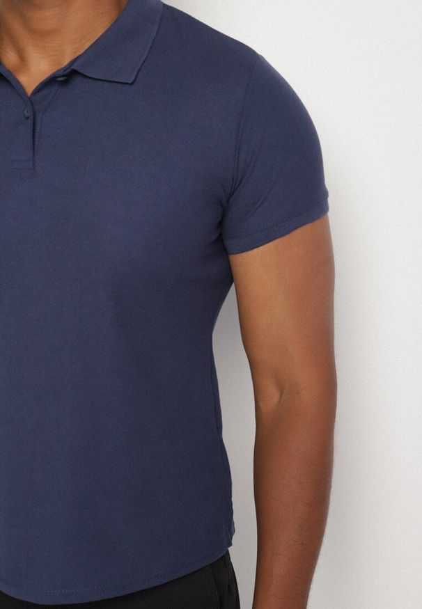 Born2be - Granatowy T-shirt Polo z Bawełną Fodelira. Okazja: na co dzień. Typ kołnierza: polo. Kolor: niebieski. Materiał: bawełna. Styl: elegancki, klasyczny, casual