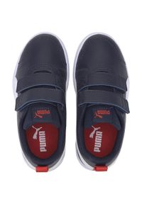 Buty do chodzenia dla dzieci Puma Courtflex V2 V PS. Zapięcie: rzepy. Kolor: czerwony, niebieski, wielokolorowy. Materiał: materiał, tkanina, syntetyk. Szerokość cholewki: normalna. Sport: turystyka piesza