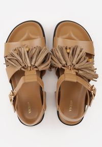 Renee - Beżowe Boho Sandały VICES z Ozdobnymi Koralikami i Frędzlami Eluthera. Zapięcie: klamry. Kolor: beżowy. Sezon: lato. Styl: boho #4