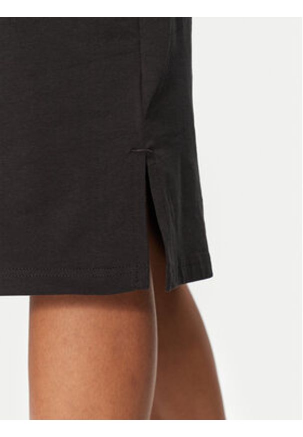 Puma Sukienka codzienna Ess 685643 Czarny Slim Fit. Okazja: na co dzień. Kolor: czarny. Materiał: bawełna. Typ sukienki: proste. Styl: casual